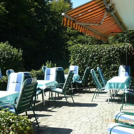 Gastehaus Resei Homestay *